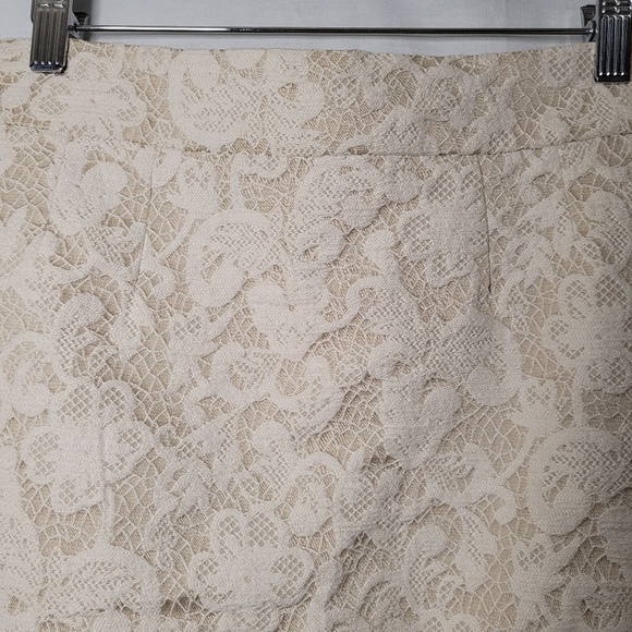 𝅺Cynthia Rowley Cream Lace Dressy Skirt. - Picture 3 of 11